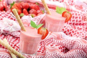 Sweet-Strawberry-and-Apple-Protein-Smoothie